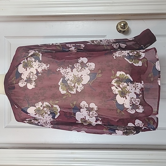 Kut from the Kloth Floral Blouse - Picture 5 of 11